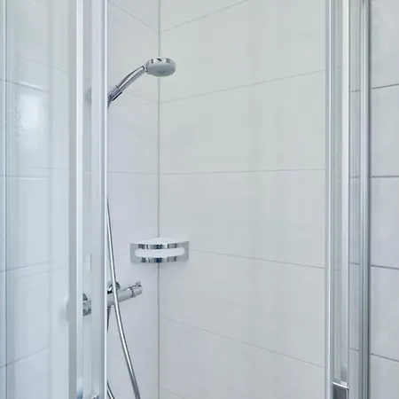 Einladende In Mit Balkon Und Wlan * Sellin (Rugen)